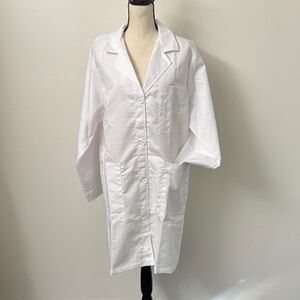 META White Lab Coat